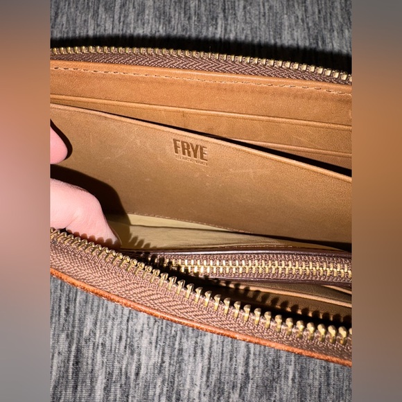 Frye DEMI Leather Zip Around Wallet Whiskey Distressed Western Bohemian - Picture 11 of 15